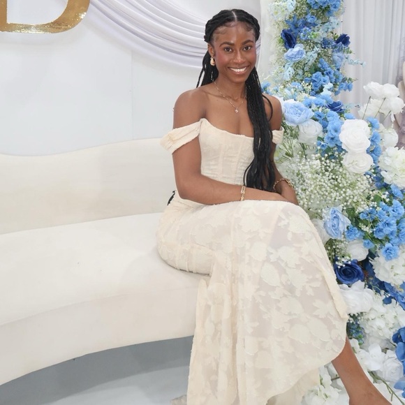 House of CB Cream Backless Lace Dress - Picture 2 of 8